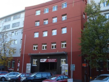 KANCELÁRIE VCELKU 100 M2 ZÁHRADNÍCKA
